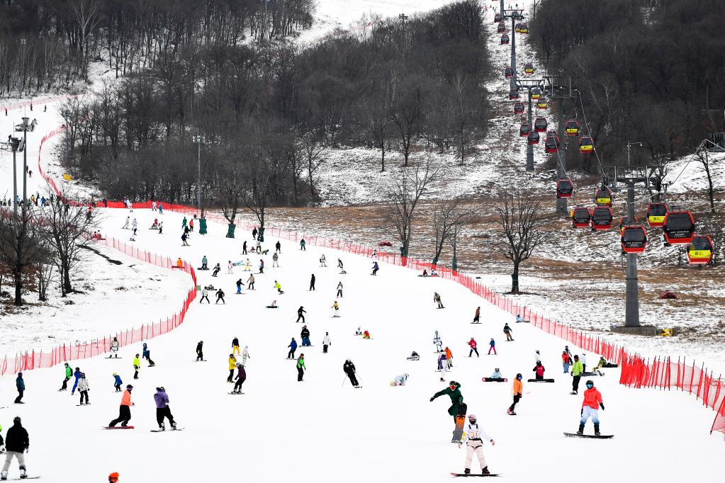 全民健身——吉林市多家滑雪场“开板”迎接新雪季